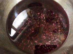 加入没过米的水泡发一个小时