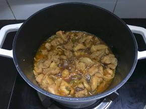 鸡肉入味收汁即可。