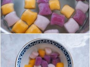 9. 然后煮芋圆：小锅中加水煮沸，将芋圆倒入煮到浮起，再稍煮片刻（整个过程5分钟以内）。
10. 煮好的芋圆用凉开水冲一下，倒入小碗中，泡在凉开水中备用（芋圆很容易煮熟，煮过了容易松散，口感不好）。