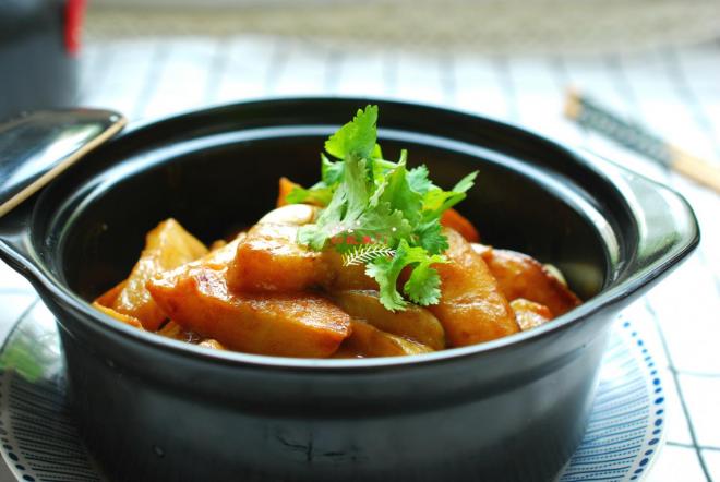 酱焖茄子土豆条