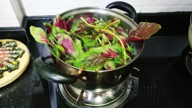 放入苋菜