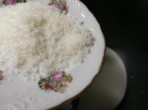 放入砂糖