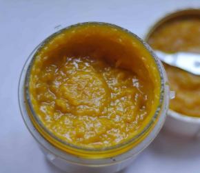 用料理机将南瓜瓤打成泥