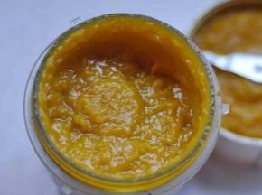 用料理机将南瓜瓤打成泥