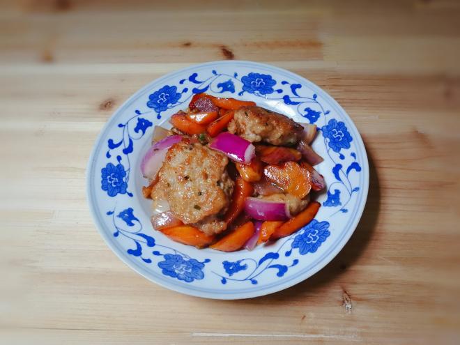 洋葱胡萝卜烧肉圆