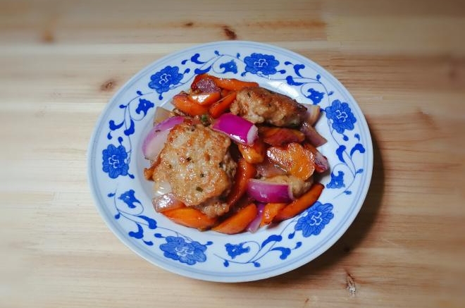 洋葱胡萝卜烧肉圆