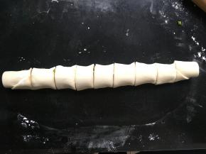 再用快刀分割成若干份，图示9份，按需即可；