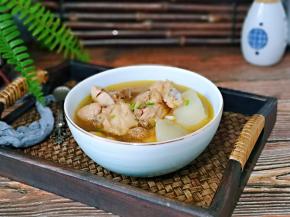 原汁原味的汽锅鸡。