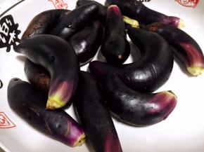 茄子洗净