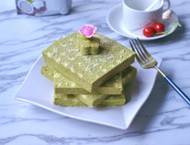 波点椰丝抹茶蛋糕