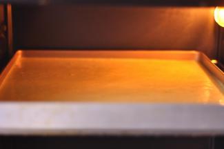 放入烤箱，上下火170度，烤20分钟。