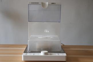 电蒸锅开始工作，10秒左右就出蒸汽了，很快；