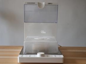 电蒸锅开始工作，10秒左右就出蒸汽了，很快；