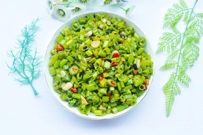 超下饭的炒空心菜梗