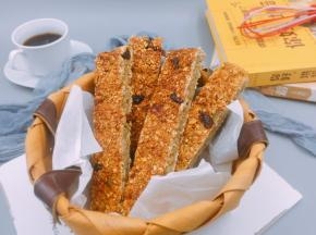 烤好放凉切成条即可食用