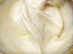 混合好的面糊细腻有光泽