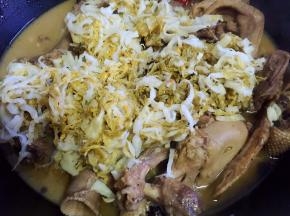 放入酸菜