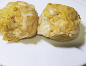 酸菜洗净切丝备用