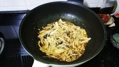 翻炒均匀