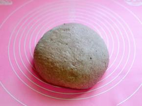 取出揉圆排气。