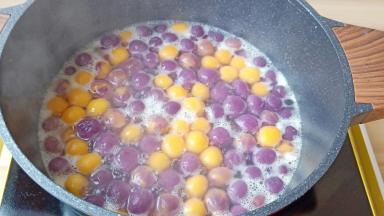 煮至芋圆浮起就可以。