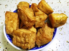 提前炸好的豆腐泡