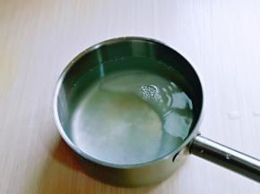 倒入锅中，再个人口味加入糖的量。