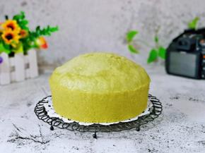 加了一点菠菜粉，好吃又好看。