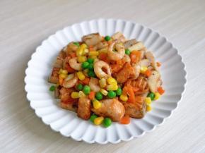 把所有食材放入盘中。