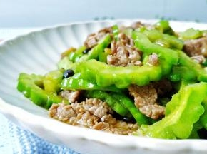 大火快炒的苦瓜，一点苦味都没有。