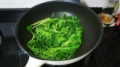 炒至变软