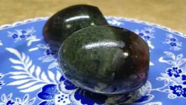 皮蛋剥壳