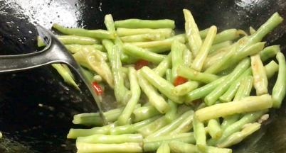 开盖后翻炒均匀