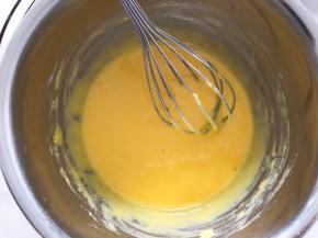 搅拌至顺滑状态