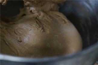 这是加油后再揉15分钟的状态，出膜效果如图状。