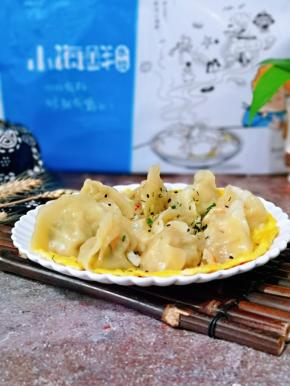 首次尝试萝卜红虾仁馅水饺，我能说从此爱上这个味儿吗？实在太好吃了。