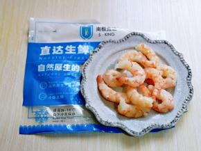 准备好阿根廷红虾仁。