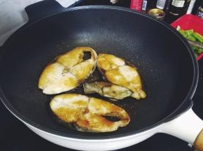 两边金黄肉肉结实即可