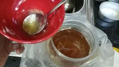 2勺子蜂蜜