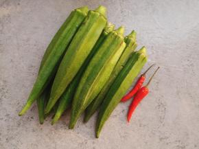 准备食材，蒜忘拍了。