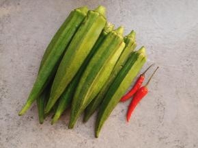 准备食材，蒜忘拍了。