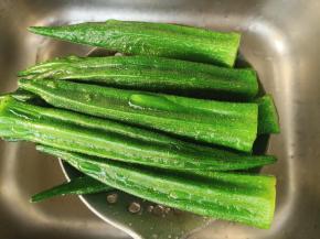 捞起后过凉水，再控干水分。