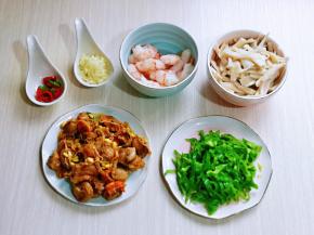 大蒜去皮切碎，准备工作完成。