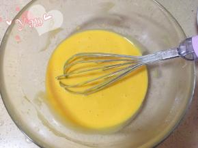 筛入低粉搅匀备用。