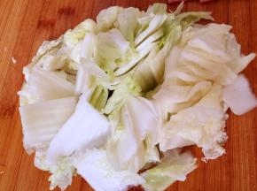 白菜片成小块