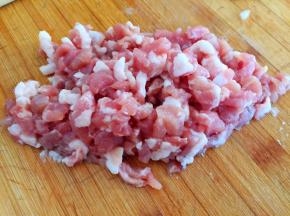 猪肉切小丁
