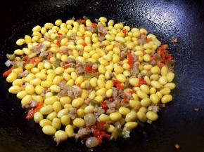 大约15分钟后，汤汁浓稠即可