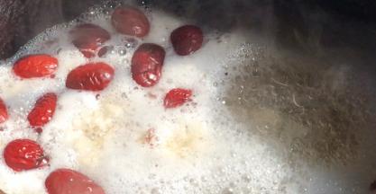 大火烧开后转小火熬煮2小时