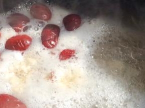 大火烧开后转小火熬煮2小时