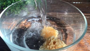 银耳提前浸泡3小时以上